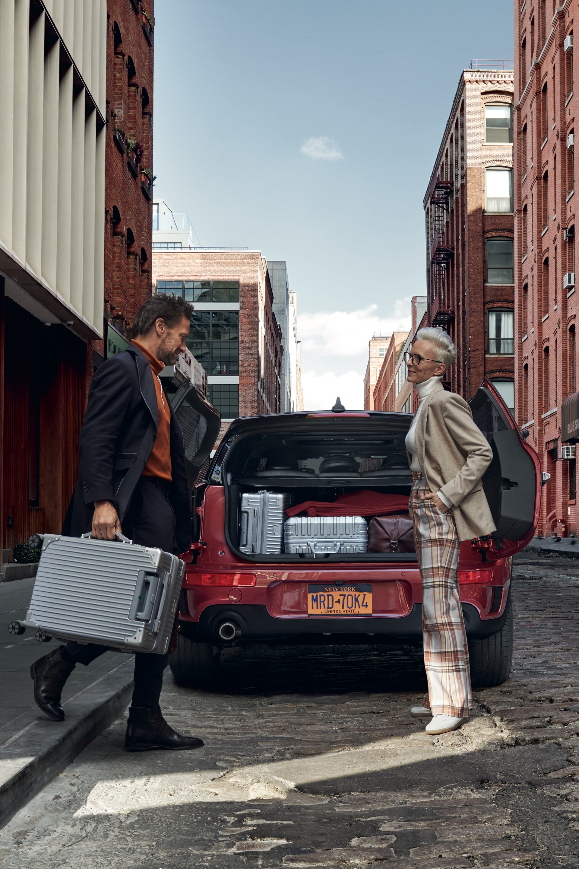 MINI Clubman - kırmızı ve siyah - tüm bagaj MINI Clubman - kırmızı ve siyah - tüm bagaj